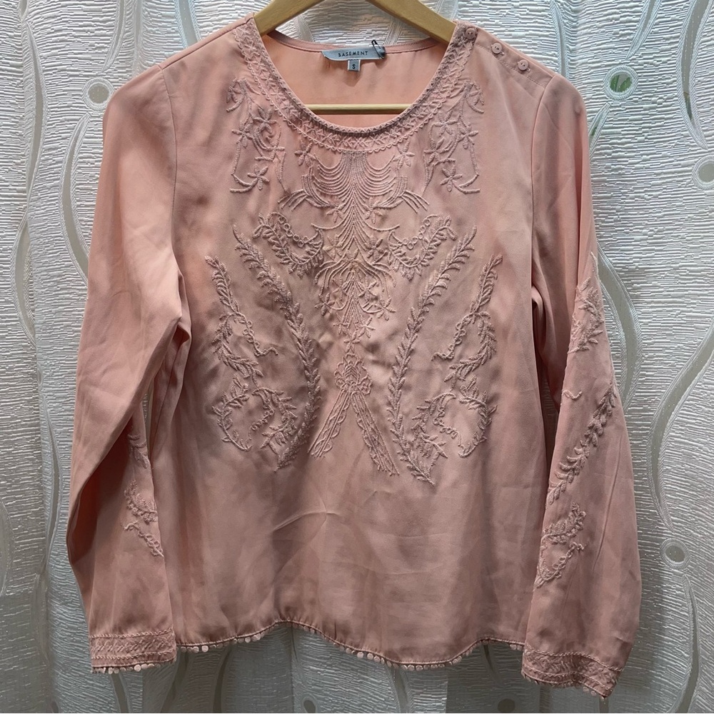 Basement Blouse Women Small Pink‎ Excellent Embroidered Pom Pom Boho B1BLB402SS